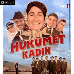 Gülhan Tekin Instagram - En sevdiğiniz sahne hangisi?😃
Hükümet Kadın Bu Akşam @trt1 de. 

#Repost @trt1 with @make_repost
・・・
Aklınıza ilk gelen #HükümetKadın sahnesi hangisi? ✍️

Yerli sinema keyfi için bu akşam 20.00'de TRT 1 ekranlarında buluşalım. 🍿