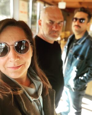 Gülhan Tekin Instagram - Böyle de havalı bir aileyiz 😎🤩😎