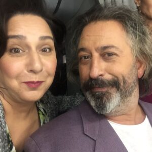 Gülhan Tekin Instagram - Deli Aşk şu an Tv8’deyken setten bir #tbt paylaşayım anlamlı olsun. İkimiz de zayıfladık bu arada 😃 @cmylmz