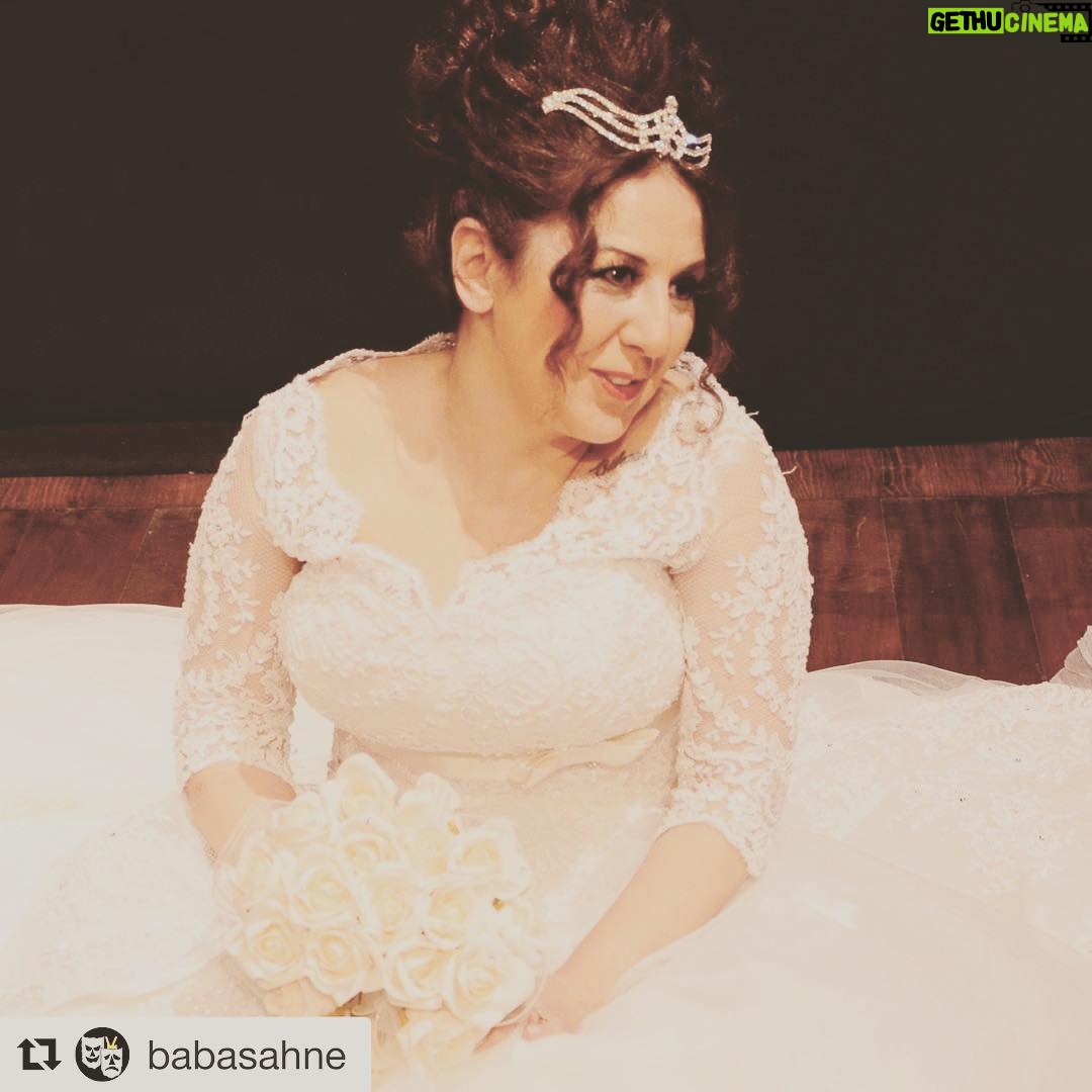 Günay Karacaoğlu - 1.8K Likes - #Repost @babasahne (@get_repost)
・・・
Bu haftasonu AşkÖlsün var!
27-28 ekim 20.30
babasahne.com 0216 700 11 11
Yazan:Murat İpek @mr.ipek
Yöneten -Sahne ve Kostüm Tasarımı: Barış Dinçel @stagedesigner
Müzik: Çiğdem Erken @cigdemerken
Oynayan:Günay Karacaoğlu @gnykrcgl #songül
#BabaSahne #BabaTakvim #ekim #program #YeniSezon #tiyatro #sahne #oyun #tiyatroiyidir #tiyatrozamanı #sanatiyakala #tiyayroiyileştirir #tiyatroiyidiriyileştirir "sadece kendi beyaz gülleri pembe bi pasta istemiştim,olmadı."