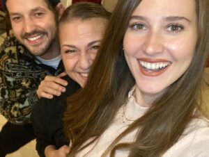 Güneş Hayat Instagram - Hercai çok şey kattı bana... Çok güzel insanlarım oldu... Canlarım... Can dostlarım... Çalışmaktan onur duyduğum şahane insanlarım... Böyle bir projede yer aldığım için çok şanslıyım... Hercai’ye gönül verip, şahane bir proje yaratan önce @banumiafilm sonra tüm senaristlerimize, yönetmenlerimize @cemalsan @movier @benalce @caaligarii @isilsugunday @ali_ilhan_  @erhankozan , birlikte çalışmaktan onur duyduğum @rebrusahin @akinakinozu @gulcinsant @serdarrozer @oyaunustasi @cahitgok @nineteen0seven @ghatihan #serhattutumluer #güvenhokna @aydantas1 @feridecetinki @macitsonkan @aysegulgunaayy @elvan_demirez @aslisamat @_baris_yalcin @mbaristaskin @dilaray.yesilyaprak @ahmetkayakesen ve canım görüntü yönetmenim @tvaliaslan ve tüm #hercai kamera arkasında gece-gündüz demeden çalışan şahane ekip❤️ Ve her daim yanımızda olan canlarım @suaterdogmus @sametakdeniiz @serhaderdogmus ❤️ Hepinize çok ama çok teşekkür ederim🙏❤️
Ve tabi ki Canım Midyat, Canım Midyat’ın canım insanları❤️ Bizleri o kadar güzel ağarladınız ki🥰 Çok ama çok teşekkürler🙏🙏🙏❤️🧿 
Hoşçakalın, sağlıcakla kalın, sevgiyle kalın🙏❤️🧿🦋