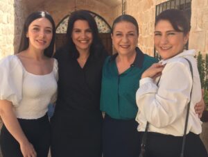 Güneş Hayat Instagram - Hercai çok şey kattı bana... Çok güzel insanlarım oldu... Canlarım... Can dostlarım... Çalışmaktan onur duyduğum şahane insanlarım... Böyle bir projede yer aldığım için çok şanslıyım... Hercai’ye gönül verip, şahane bir proje yaratan önce @banumiafilm sonra tüm senaristlerimize, yönetmenlerimize @cemalsan @movier @benalce @caaligarii @isilsugunday @ali_ilhan_  @erhankozan , birlikte çalışmaktan onur duyduğum @rebrusahin @akinakinozu @gulcinsant @serdarrozer @oyaunustasi @cahitgok @nineteen0seven @ghatihan #serhattutumluer #güvenhokna @aydantas1 @feridecetinki @macitsonkan @aysegulgunaayy @elvan_demirez @aslisamat @_baris_yalcin @mbaristaskin @dilaray.yesilyaprak @ahmetkayakesen ve canım görüntü yönetmenim @tvaliaslan ve tüm #hercai kamera arkasında gece-gündüz demeden çalışan şahane ekip❤️ Ve her daim yanımızda olan canlarım @suaterdogmus @sametakdeniiz @serhaderdogmus ❤️ Hepinize çok ama çok teşekkür ederim🙏❤️
Ve tabi ki Canım Midyat, Canım Midyat’ın canım insanları❤️ Bizleri o kadar güzel ağarladınız ki🥰 Çok ama çok teşekkürler🙏🙏🙏❤️🧿 
Hoşçakalın, sağlıcakla kalın, sevgiyle kalın🙏❤️🧿🦋
