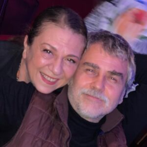 Güneş Hayat Instagram - Canım arkadaşım, güzel dostum❤️🧿
Yıllar sonra seninle aynı projede buluşmak hem büyük sevinç hem büyük gurur... Yine buluşmak, karşılıklı oynamanın keyfini ve gururunu tekrar yaşamak dileğiyle🙏🌸 Görüşmek üzere can dost🙏❤️🧿
#serhattutumluer