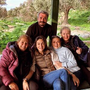 Güneş Hayat Instagram - Yakın #tbt Özlemle❤️🌸
#gümüşlük #canlar #sevgi #güzeldostlar