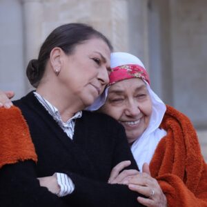 Güneş Hayat Instagram - Bugün günlerden #hercaidizi 🦋❤️
Canımmmmm Güven Hokna’mla❤️🧿 Akşam buluşmak dileğiyle🙏😍
@mia_yapim @atvturkiye @hercaidizi
📷: @adm.merve ❤️🙏