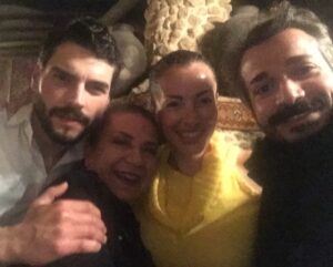 Güneş Hayat Instagram - Bugün günlerden Hercai❤️🦋 Biz akşama hazırız👍 #hercai #miafilm #atv