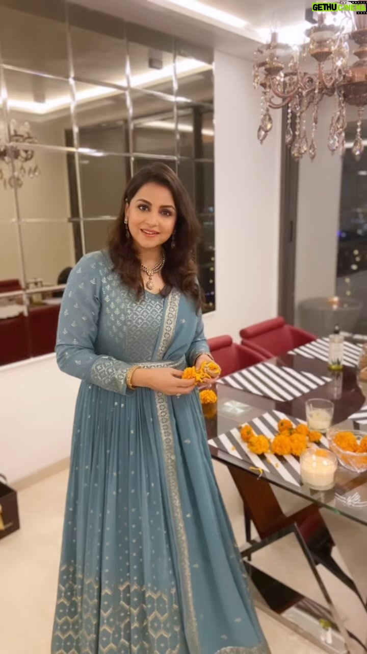 Gurdeep Kohli Instagram - Choti Diwali ki Badi Subhkamnaye🪔🪔🪔🪔 Hope everyone is having a blast🎉🎉🎉🎉 #HappyDiwali #festivals #indianwear #indianactress @pannasareesofficial