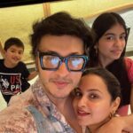 Gurdeep Kohli Instagram – Together creating memories🧿🧿🌈🌈
#mycircus #myworld #myvibe 
@arjunjpunjj @meherpunjj #mahirpunjj♥️♥️♥️