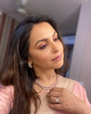 Gurdeep Kohli Instagram - #Bhoomi says a big thankyou for pouring out so much love for Vanshaj ….keep watching at 10 pm Vanshaj Mon -sat  only on @sonysab 
#10matlabvanshaj #actorslife🎬 #familydrama @swastikproductions