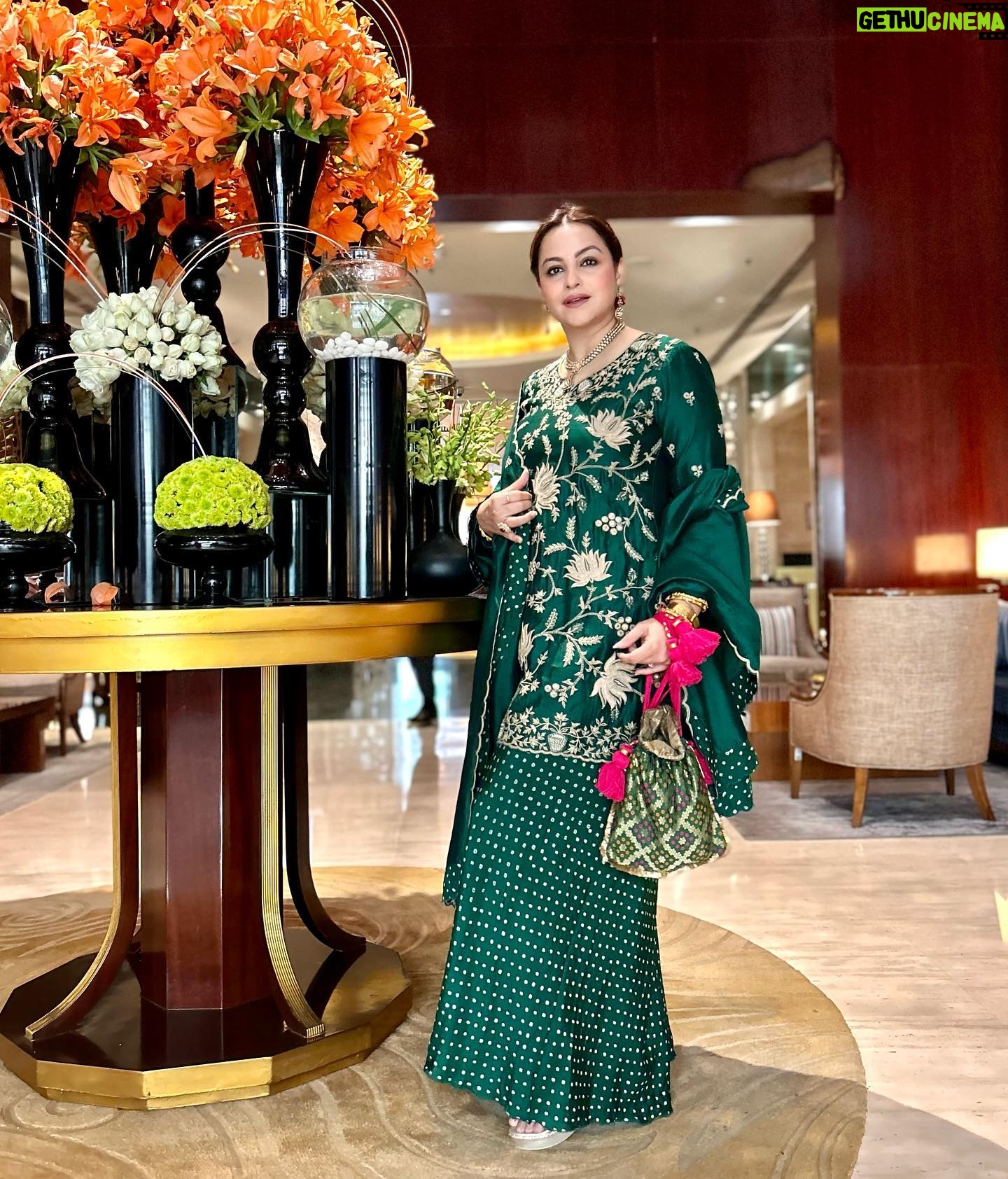 Gurdeep Kohli Instagram - Desi Emerald vibes.... Reveling in this beautiful ensemble from @bhartis_mumbai The moment of royalty❤️❤️❤️🌈 #indianwear #indianweddings #hararang💚 #punjabikudi😍 #fashion