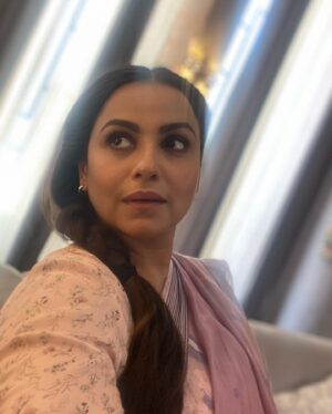 Gurdeep Kohli Instagram - #Bhoomi says a big thankyou for pouring out so much love for Vanshaj ….keep watching at 10 pm Vanshaj Mon -sat  only on @sonysab 
#10matlabvanshaj #actorslife🎬 #familydrama @swastikproductions