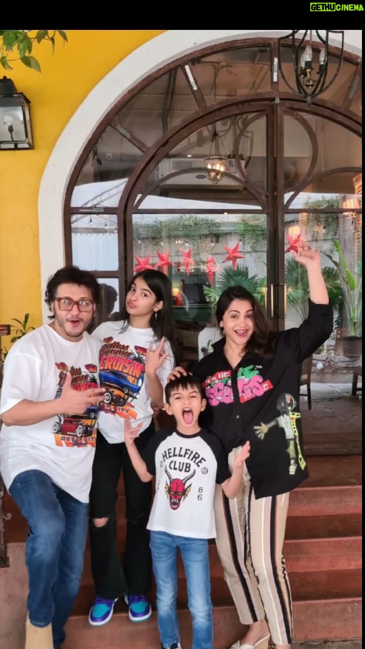 Gurdeep Kohli Instagram - Wishing you a very Happy b'day to my Love, Strength, Pillar. To the Best Daughter/Mom/Wife. We Love you ❤️❤️❤️🎉🥂. #happybirthday #goshawtyitsyourbirthday @meherpunjj #arjunpunjj #gurdippunjj
