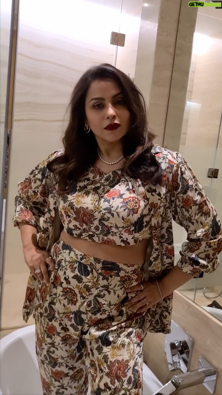 Gurdeep Kohli - 4.9K Likes - Because I love this song.....
Reel tho Banti hai😁😁💫💫
#filmyme #loveforbollywood #reelsvideo #funreels❤️🔥🤗😂 #filmyganeshane😁😁 alwaystryingtoentertain❤️#gurdippunjj #arjunpunjj