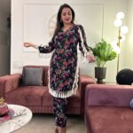 Gurdeep Kohli Instagram - This season you can't get away without a co-ord set. My version of the trendsetter. #instgramfashionstyle❤️❤️ #coordset #instagramfasion#trendsetter #poser thankyou @label_rosaria loved your design❤️