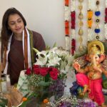 Gurdeep Kohli Instagram - Rehna saath Hamesha…🤗 Faith…grateful…. Blessed🙏🏻🙏🏻🙏🏻 My Ganesha 2022. #baapamorya🌺🙏 #myfavouritefestival❤️❤️❤️ #happyganeshchaturthi❤️ #festivalvibes