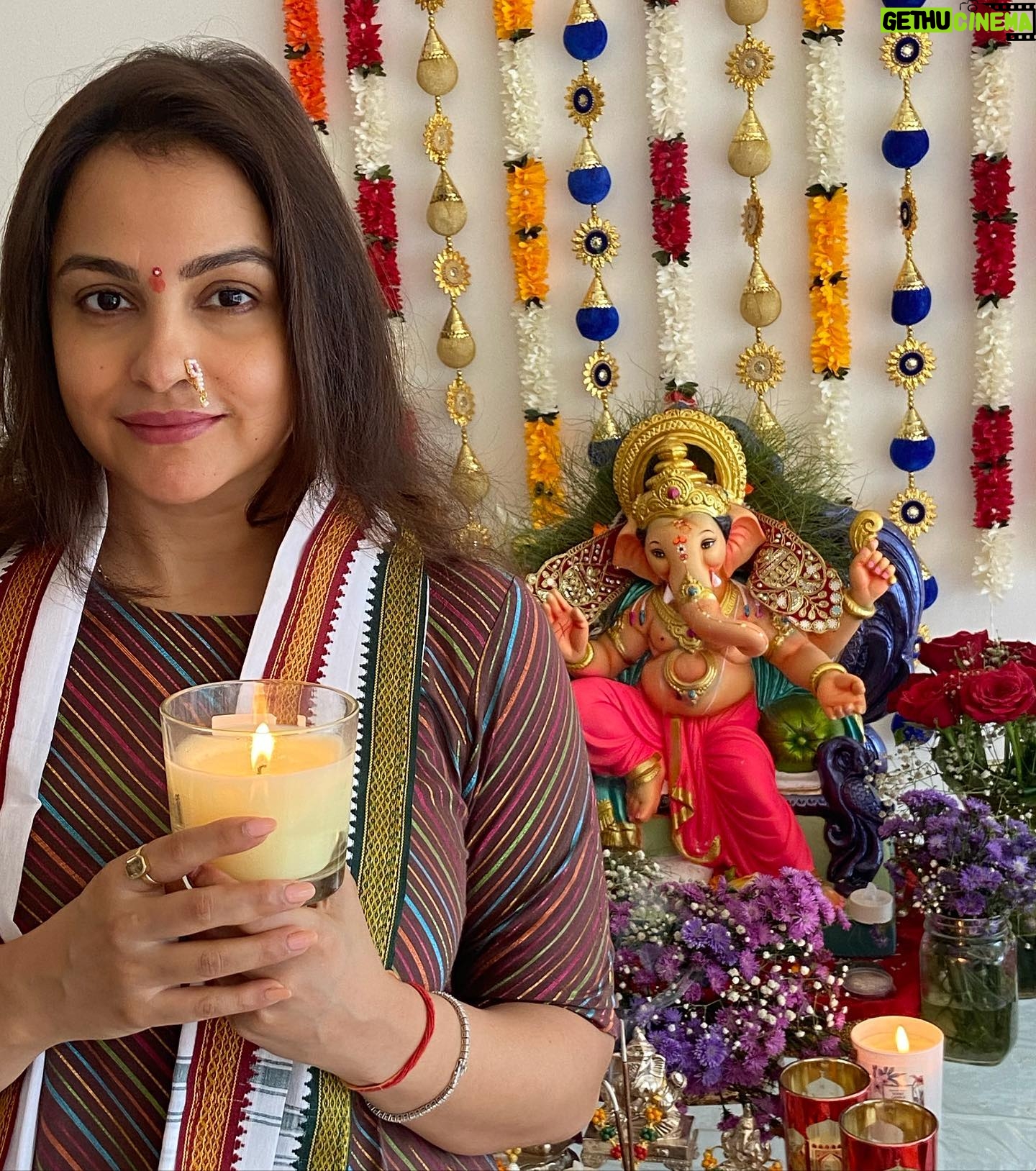 Gurdeep Kohli Instagram - Rehna saath Hamesha…🤗 Faith…grateful…. Blessed🙏🏻🙏🏻🙏🏻 My Ganesha 2022. #baapamorya🌺🙏 #myfavouritefestival❤️❤️❤️ #happyganeshchaturthi❤️ #festivalvibes
