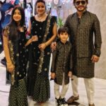 Gurdeep Kohli Instagram – Wishing you All a Very Happy Lohri 🔥Lohri diyan lakh lakh Wadhaiyaan… #happylohri #lohri @meherpunjj #mahirpunjj #arjunpunjj #gurdippunjj