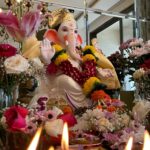 Gurdeep Kohli Instagram - Our Ganesha 2023. Faith instilled Deeper & Forever. Purchya Varshi Laukarya… Ganpati Bappa Morya 🙏🏼🙏🏼🙏🏼 @meherpunjj #mahirpunjj #arjunpunjj #gurdippunjj Special mention to @aurumfoods.in for making our celebrations yummier…