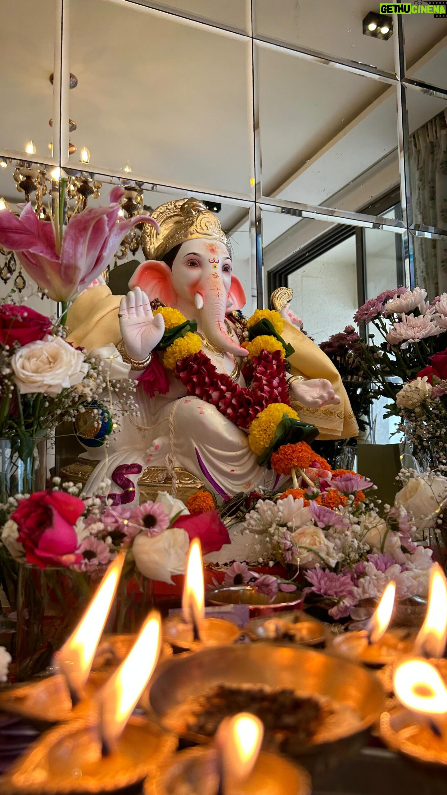 Gurdeep Kohli - 6.5K Likes - Our Ganesha 2023. Faith instilled Deeper & Forever. Purchya Varshi Laukarya… Ganpati Bappa Morya 🙏🏼🙏🏼🙏🏼 @meherpunjj #mahirpunjj #arjunpunjj #gurdippunjj Special mention to @aurumfoods.in for making our celebrations yummier…