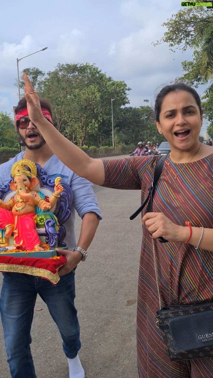Gurdeep Kohli - 38.9K Likes - To #newbeginnings #newhouse #ganpatibappamorya #godblessusall #gratitude @meherpunjj #mahirpunjj #arjunpunjj #gurdippunjj