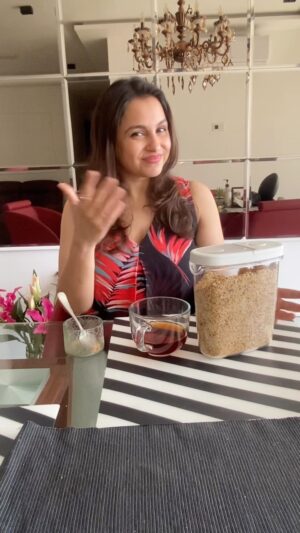 Gurdeep Kohli Instagram - A new recipe from my new kitchen #kuchmeethahojaye 
When my daughter @meherpunjj pushed me to make punjabi style Panjiri, I used my mothers recipe and created this delicious, power packed brusting with good health nutritious powder,it’s no rocket science very simple and can be made it in a jiffy💪💪😁😁
Ingredients 
2 tablespoons ghee
1/2 cup Gondh/ gum
1 cup Makhana 
1/4 cup Magaz seeds
1/4 poopy seeds
1/2 cup almonds
1/2 cup walnuts
1/4 cup pista
1/4 cup kaju
1 tablespoon saunth 
Pinch of cardamom powder
1/2 cup semolina
3/4 wheat flour
1/2 cup jaggery powder
Follow the procedure in the video n you are good to go
Do try it n let me know😊😊😊😊
Just roast everything well step by step
#gheeroast and then coarse grind.
#happycooking😍 #healthycooking