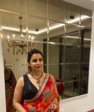 Gurdeep Kohli Instagram - Diwali still hanging around…
This Diwali was special we moved into our new home….
It’s so much fun settling in ,creating new spaces for some old some new pieces. Still lots to do… wanna give attention to every nook n corner… putting my best together.
Extremely grateful for our new beginnings.
Happy Diwali once again🪔🪔🪔🪔
Wish u all love light n lots of laughter🧿🧿