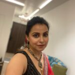 Gurdeep Kohli Instagram - Diwali still hanging around… This Diwali was special we moved into our new home…. It’s so much fun settling in ,creating new spaces for some old some new pieces. Still lots to do… wanna give attention to every nook n corner… putting my best together. Extremely grateful for our new beginnings. Happy Diwali once again🪔🪔🪔🪔 Wish u all love light n lots of laughter🧿🧿