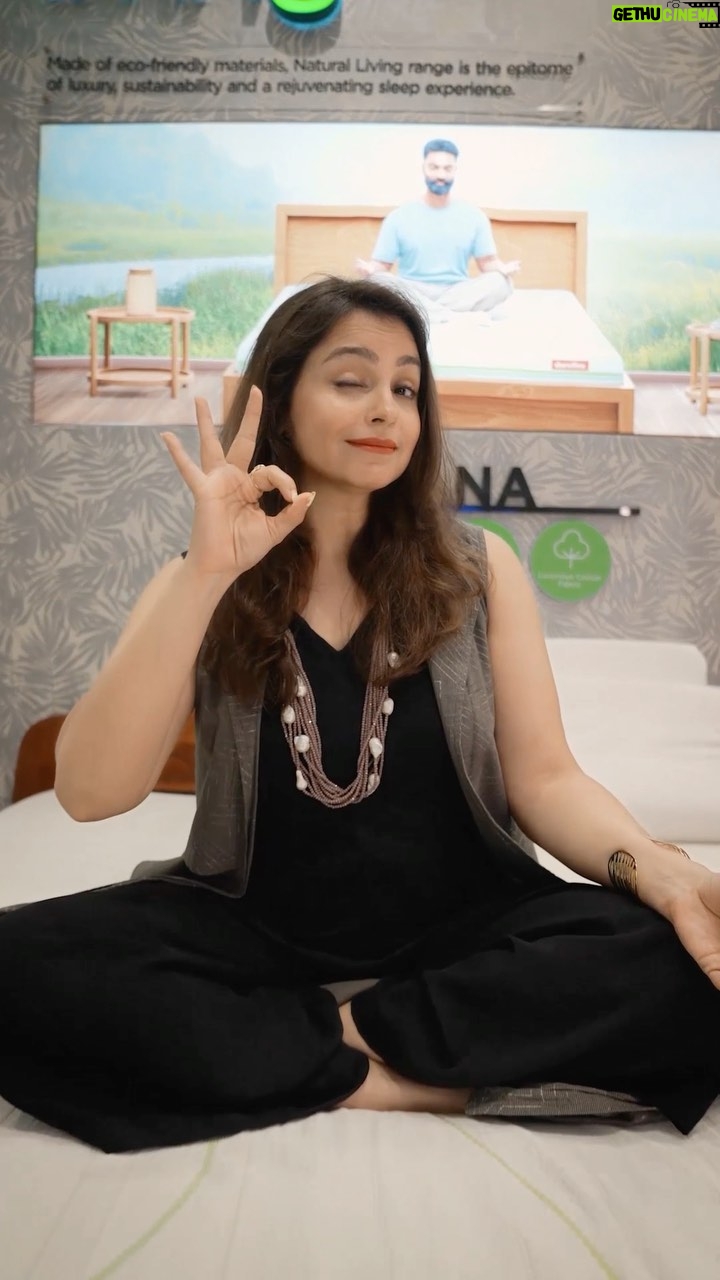 Gurdeep Kohli Instagram - @gurdippunjj popped by and we were thrilled to take her through our new Experience Centre in Kandivali! From our signature Doctor Recommended Orthopedic Mattresses to Cosy Recliners, there is indeed something for all your sleep and comfort needs ππ» When are you visiting? #NothingLikeDuroflex #DuroflexMumbai #MattressShopping