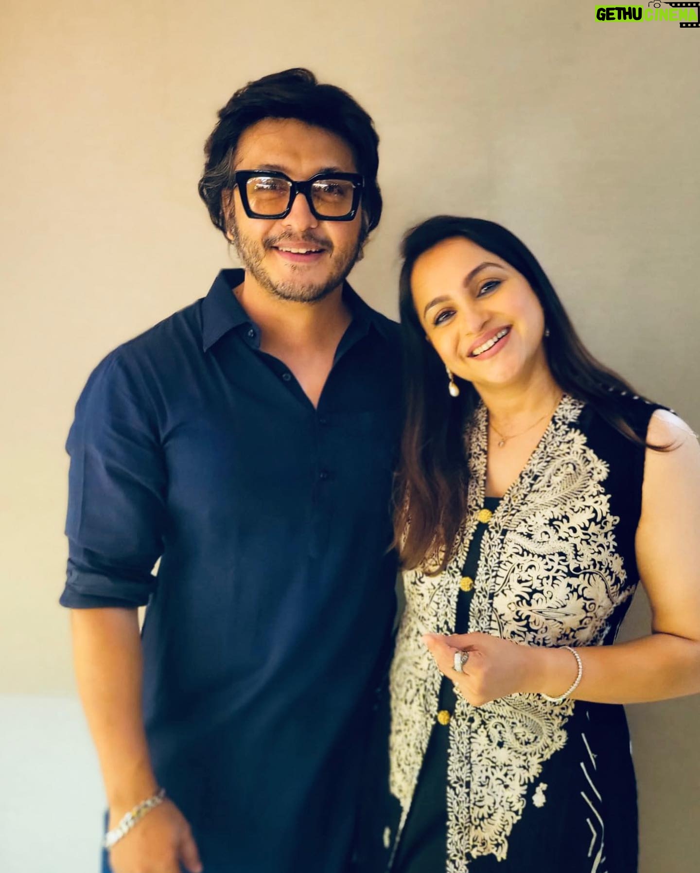 Gurdeep Kohli Instagram - Happy Dhanteras to our Insta family❤️❤️ #indainfestivals#welcomingdiwali2024 #Bettertogether🧿#diwalipartsharty😍