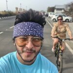 Gurdeep Kohli Instagram – Who else loves old songs???
#holidaymodeon✌️❤️goodvibesonly #couplegoals #oldisgold #filmypeople😍@arjunjpunjj