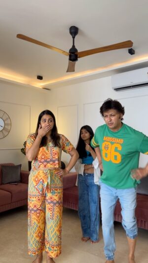 Gurdeep Kohli Instagram - Halo re halo. Join in for our in-house Garba. #happynavratri #garba #dancemodeon #keepondancing @meherpunjj #arjunpunjj #gurdippunjj