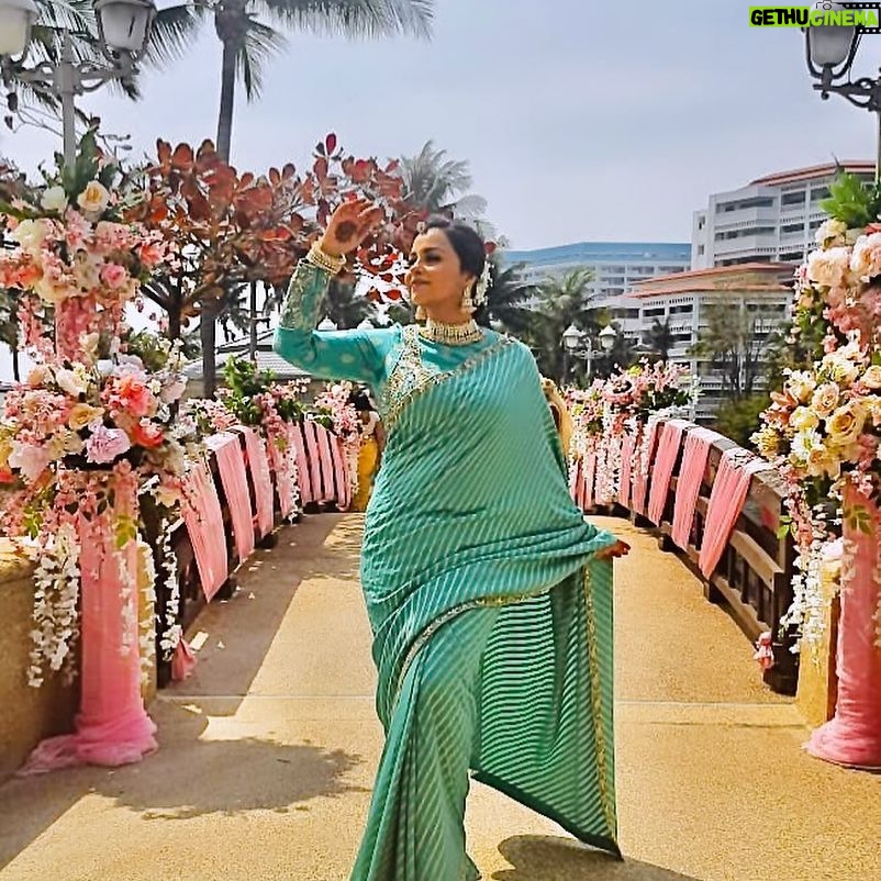 Gurdeep Kohli Instagram - Happy Navratri to my Instagram family…. Celebrate the festivities but before that celebrate YOU….lots of❤️❤️❤️ #jaimatadi🙏