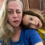 Guta Stresser Instagram – FELIZ PÁSCOA 🐰 
Que a alegria e a pureza das crianças nos lembre a importância da chegada do Coelhinho “… Come chocolates, pequena” já disse O Poeta 🫣🐰 E que nossos corações em Cristo RESSUSCITEM para o AMOR e a PAZ ☮️❤️🐰🌾🩷 
.
.
.
.
#felizpáscoa #gutastresser #tiaguta #sobrinhasophia💕 #sophialabatut #páscoadepaz #pazeamor #peaceandlove