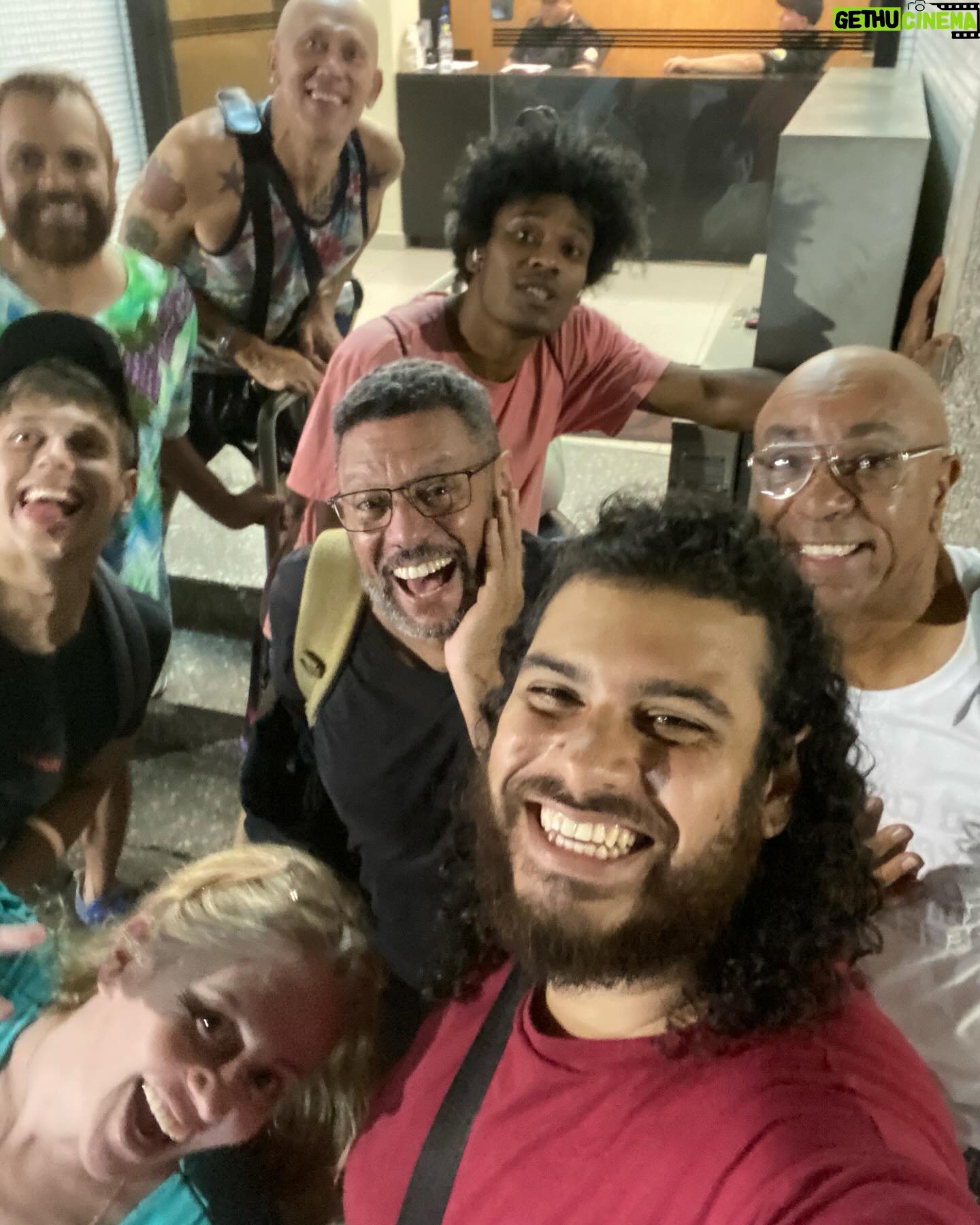 Guta Stresser Instagram - Na saída do ensaio, ontem, sextando da melhor maneira, trabalhando com o que amo com gente boa da melhor qualidade no @teatroguaira (onde estaremos em cartaz com Os Analfabetos no #miniguaíra no #fringe no @festivaldecuritiba e onde estamos ensaiando a peça #bomcrioulo para logo após o Festival no Teatro Zé Maria. Muito feliz de estar fazendo TEATRO em CURITIBA ❤️ . . . . #gutastresser #ensaios #atriz #teatro #profissãoartista #teatrosim #cultura #arte #artescênicas #trabalhadoresdacultura