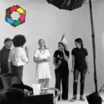 Guta Stresser Instagram - 📷 Na tarde dessa sexta-feira (3), rolou uma sessão de fotos do mestre João Urban com o seu filho Vlad Urban (pré-candidato a vereador pelo Coletivo das Culturas) e suas camaradas de chapa e pré-candidatas também: Máh Ferreira (Preta), Camila dos Santos e Rubia Oliveira Barreto. Também tivemos as simpáticas presenças da atriz Guta Stresser, o jornalista e músico Angelo Stroparo, o apoiador Bruno Milek, a maquiadora Leticia Cardoso, com as fotos de bastidores feitas pela Larissa Zielinski. Queremos uma Curitiba mais coletiva, com a periferia inclusa e todas as culturas representadas. Aguardem que o lançamento da pré-candidatura já vem nos próximos dias! Seguimos: @joaourbanfotografia @vladurban666 @ferreira.mahr @rubiaoliveirabarreto @dos_santos_mig_sa_camila @gutastresser @stroparoa @brunomilek @larissazielinski @leticiacmua #coletivodasculturas