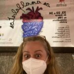 Guta Stresser Instagram – Na saída do ensaio, ontem, sextando da melhor maneira, trabalhando com o que amo com gente boa da melhor qualidade no @teatroguaira (onde estaremos em cartaz com Os Analfabetos no #miniguaíra no #fringe no @festivaldecuritiba e onde estamos ensaiando a peça #bomcrioulo para logo após o Festival no Teatro Zé Maria. Muito feliz de estar fazendo TEATRO em CURITIBA ❤️
.
.
.
.
#gutastresser #ensaios #atriz #teatro #profissãoartista #teatrosim #cultura #arte #artescênicas #trabalhadoresdacultura