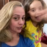 Guta Stresser Instagram – FELIZ PÁSCOA 🐰 
Que a alegria e a pureza das crianças nos lembre a importância da chegada do Coelhinho “… Come chocolates, pequena” já disse O Poeta 🫣🐰 E que nossos corações em Cristo RESSUSCITEM para o AMOR e a PAZ ☮️❤️🐰🌾🩷 
.
.
.
.
#felizpáscoa #gutastresser #tiaguta #sobrinhasophia💕 #sophialabatut #páscoadepaz #pazeamor #peaceandlove