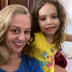 Guta Stresser Instagram – FELIZ PÁSCOA 🐰 
Que a alegria e a pureza das crianças nos lembre a importância da chegada do Coelhinho “… Come chocolates, pequena” já disse O Poeta 🫣🐰 E que nossos corações em Cristo RESSUSCITEM para o AMOR e a PAZ ☮️❤️🐰🌾🩷 
.
.
.
.
#felizpáscoa #gutastresser #tiaguta #sobrinhasophia💕 #sophialabatut #páscoadepaz #pazeamor #peaceandlove