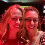 Guta Stresser Instagram - O @festivaldecuritiba também é o “Festival dos encontros”!!! Aqui no carrossel com a curadora @giovanasoar (atriz genial também e amiga lá dos primeiros passos nos palcos!! Musa!!) com o ator da peça #todasascoisasmaravilhosas @kikomascarenhas (Kiko amadooooo!!!) e com o amigo pré candidato a prefeito @felipemongruel (gato!), com a musa do @boigarantido e com a Arara Azul do @boicaprichoso ❤️💙❤️💙🎭💙❤️💙❤️ (e isso é só uma pequena mostra, um mini recorte, que chegou uma hora que era tanto encontro feliz que se fosse postar tudo ia faltar feed!! ❤️💙❤️🎭☺️) “não há gente como a gente do teatro” Caetano . . . . #gutastresser #festivaldecuritiba #encontros #festadeabertura #giovanasoar #atrizes #atores #kikomascarenhas #felipemongruel #boigarantido #boicaprichoso 💙❤️🎭❤️💙