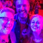 Guta Stresser Instagram - O @festivaldecuritiba também é o “Festival dos encontros”!!! Aqui no carrossel com a curadora @giovanasoar (atriz genial também e amiga lá dos primeiros passos nos palcos!! Musa!!) com o ator da peça #todasascoisasmaravilhosas @kikomascarenhas (Kiko amadooooo!!!) e com o amigo pré candidato a prefeito @felipemongruel (gato!), com a musa do @boigarantido e com a Arara Azul do @boicaprichoso ❤️💙❤️💙🎭💙❤️💙❤️ (e isso é só uma pequena mostra, um mini recorte, que chegou uma hora que era tanto encontro feliz que se fosse postar tudo ia faltar feed!! ❤️💙❤️🎭☺️) “não há gente como a gente do teatro” Caetano . . . . #gutastresser #festivaldecuritiba #encontros #festadeabertura #giovanasoar #atrizes #atores #kikomascarenhas #felipemongruel #boigarantido #boicaprichoso 💙❤️🎭❤️💙