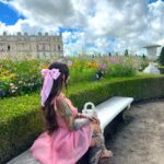 Hélène Boudreau Instagram - Jardins du château de versaille 🌳🌷🍋🍊🪴