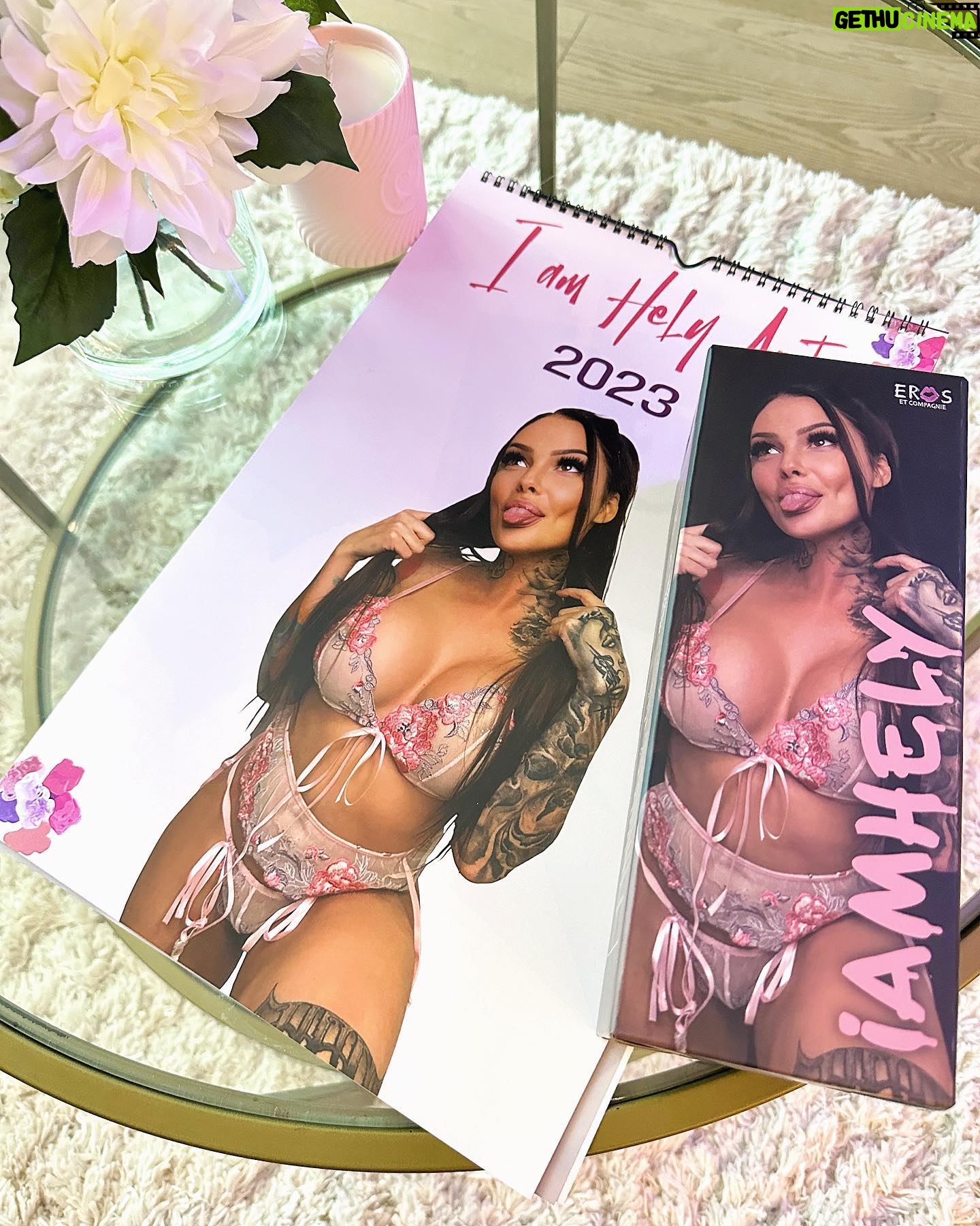 Hélène Boudreau Instagram - You don’t know what to give on your Christmas gift exchange ? The perfect gift .. really exist ! Get your vintage calendar 2022-2023 😍😇 * no calendar for 2024. Promo code IAMHELY15 for pocket kitty 🐱 at @erosetcompagnie
