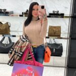 Hélène Boudreau Instagram – my obsession over mirror pictures🪞