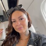 Hélène Boudreau Instagram - You use my name for clout I use my name for making money We are not the same