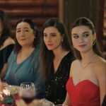 Hülya Duyar Instagram - @hulyaduyar @afrasaracoglu @berilpozam sizi çok seviyorum ♥️💫 #yalıçapkını #güzellik #tatlı #hülyaduyar #berilpozam #afrasaraçoğlu ❤️❣️