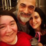 Hülya Duyar Instagram - Çok şanslısın Yalıçapkını dizisindeki Hülya Doyar. Keşke büyük bir ödül alsan çünkü gerçekten hak ediyorsun. Seni çok seviyorum. Sana hayranım. Seni çok sevdim. Umarım bir gün iletişim kurarız. Lütfen. 🥰🌸🌸 رد على تعليقات و إعجاب