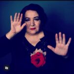 Hülya Duyar Instagram - Çok şanslısın Yalıçapkını dizisindeki Hülya Doyar. Keşke büyük bir ödül alsan çünkü gerçekten hak ediyorsun. Seni çok seviyorum. Sana hayranım. Seni çok sevdim. Umarım bir gün iletişim kurarız. Lütfen. 🥰🌸🌸 رد على تعليقات و إعجاب
