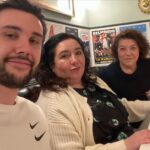 Hülya Duyar Instagram - Keşke ben de yanında olsaydım, daha çok mutlu olurdum ablacım seni çok seviyorum 😘💖💖 @hulyaduyar رد على تعليقات و إعجاب لو سمحتو 🌸💕 Yeni yılınız kutlu olsun, sağlık ve afiyet olsun, inşaAllah mutlu kalacaksınız, hiçbir eksiğiniz kalmayacak, kahkahalarınız ayrılmayacak, Allah'la olan kederiniz sizi tatlılarınızdan ayırmayacak, birlikte olacaksınız. ✨✨✨✨✨✨