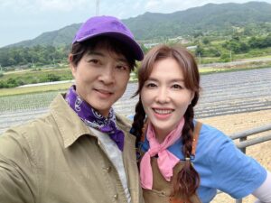 Ha Hee-ra Instagram - 오늘도 세컨하우스…
에서 만나요~🥰
감사합니다!!!
#감사 #은혜 #세컨하우스 #KBS2 #목요일9:45pm