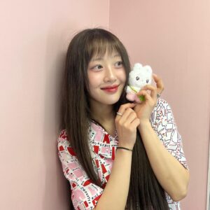 Ha Soo-young Instagram - 안녕 행복했던 생일 🧚🏻‍♂️ 고마워 엥두들아아아 🍒